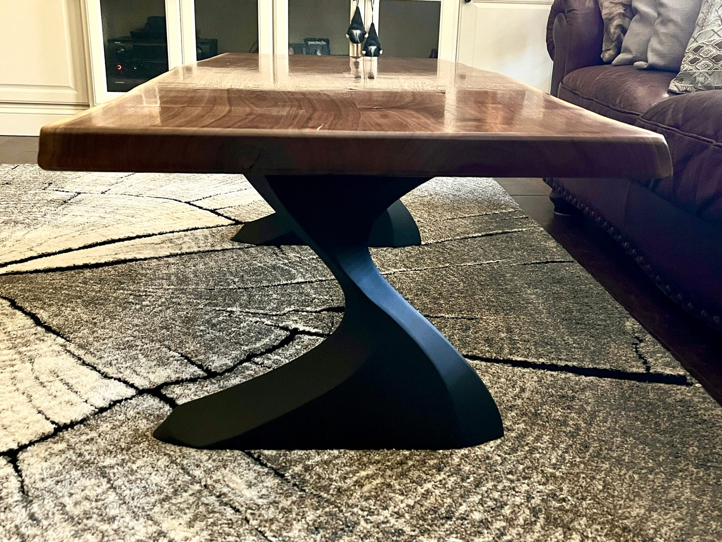 Customer photo review of Coffee Table Legs 214/127 Botas 16.1" H Minimalist Style for Live Edge Tabletop