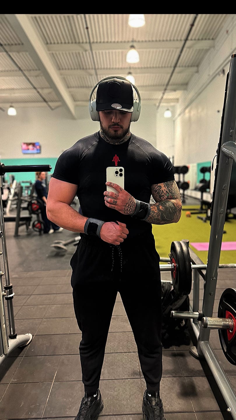 Customer photo review of 4286 - Gold's Iron Legacy Compression Tees