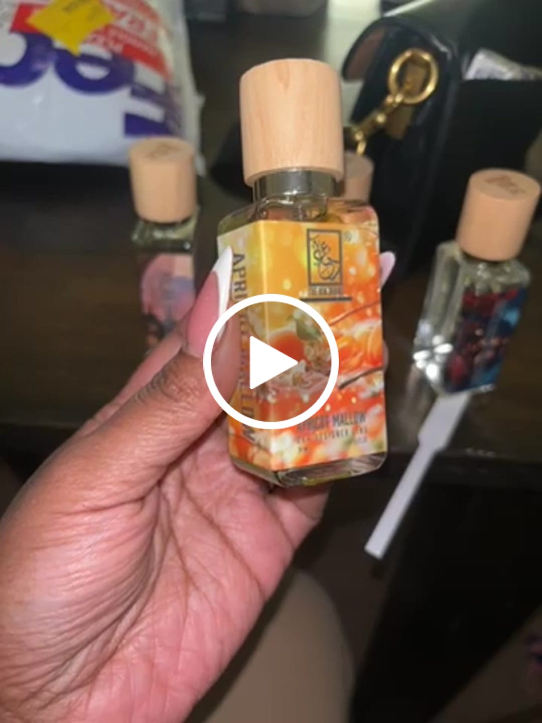 Customer video review of Apricot Mallow