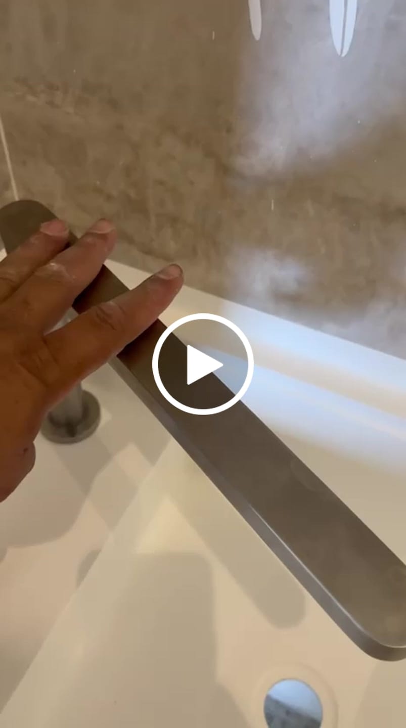 Customer video review of Torneira para Cozinha Invisível 360° Sible