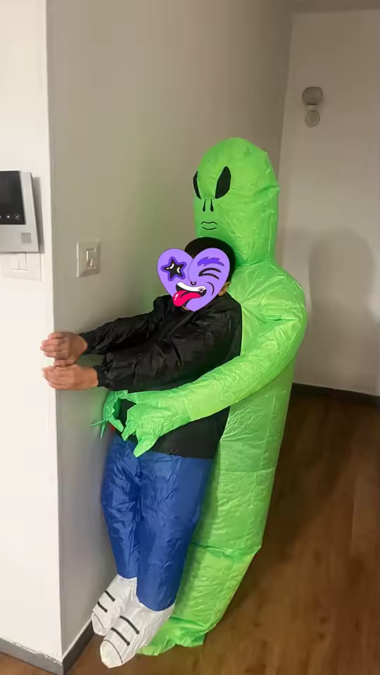 Customer photo review of Inflatable Alien Costume – Funny "Pick Me Up" Illusion Suit