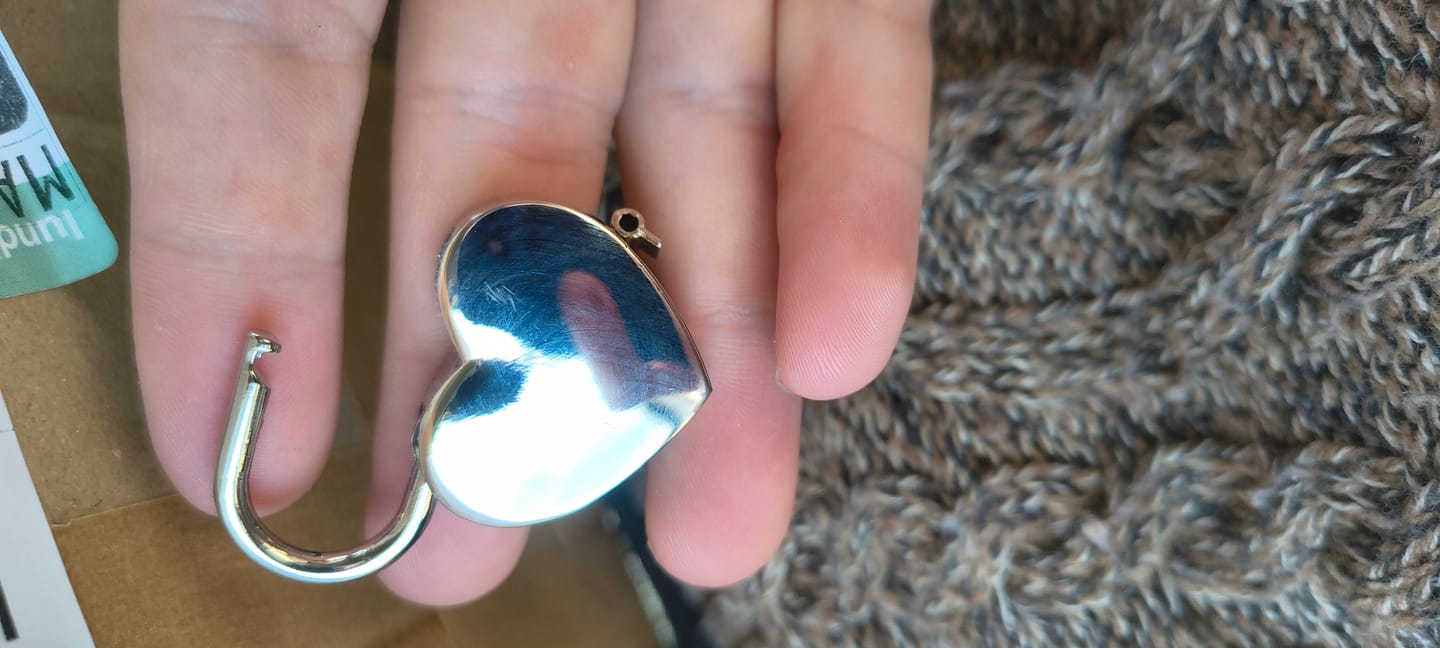 Customer photo review of Collier cœur cadenas