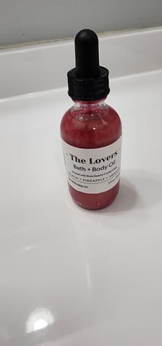 Customer photo review of The Lovers Bath & Body Oil