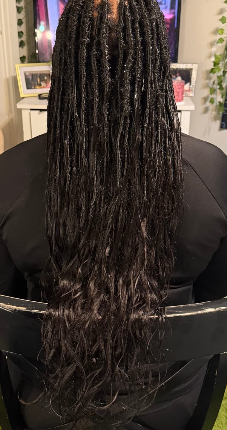 Customer photo review of Pre-looped Crochet Boho Locs with Body Wave Virgin Human Hair Curls