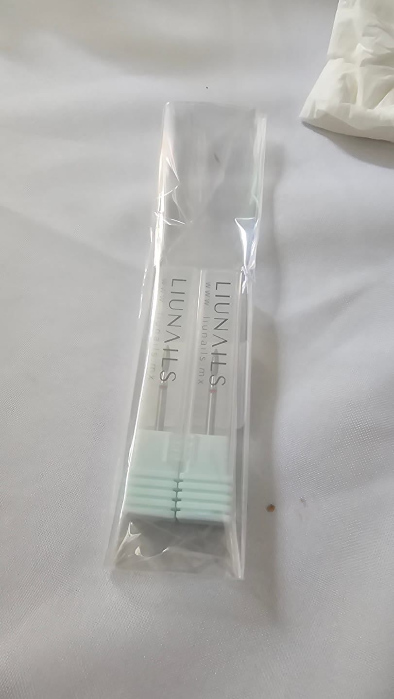Customer photo review of Punta "flame" de diamante rojo, diámetro 2.1 mm, superficie de trabajo 8.4 mm, LIUNAILS