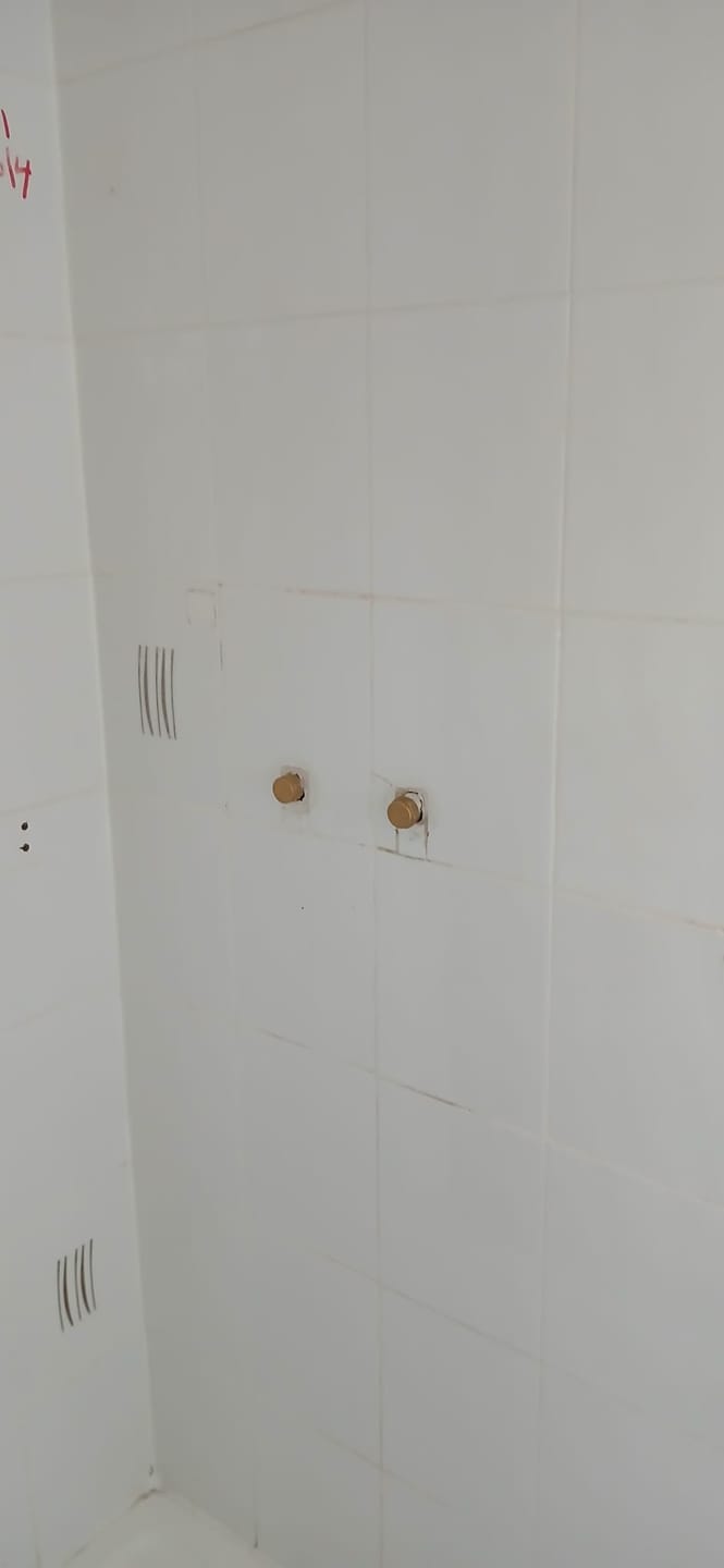 Customer photo review of Premium White Sparkle Gloss Shower Wall Panel – 1M x 2.4M