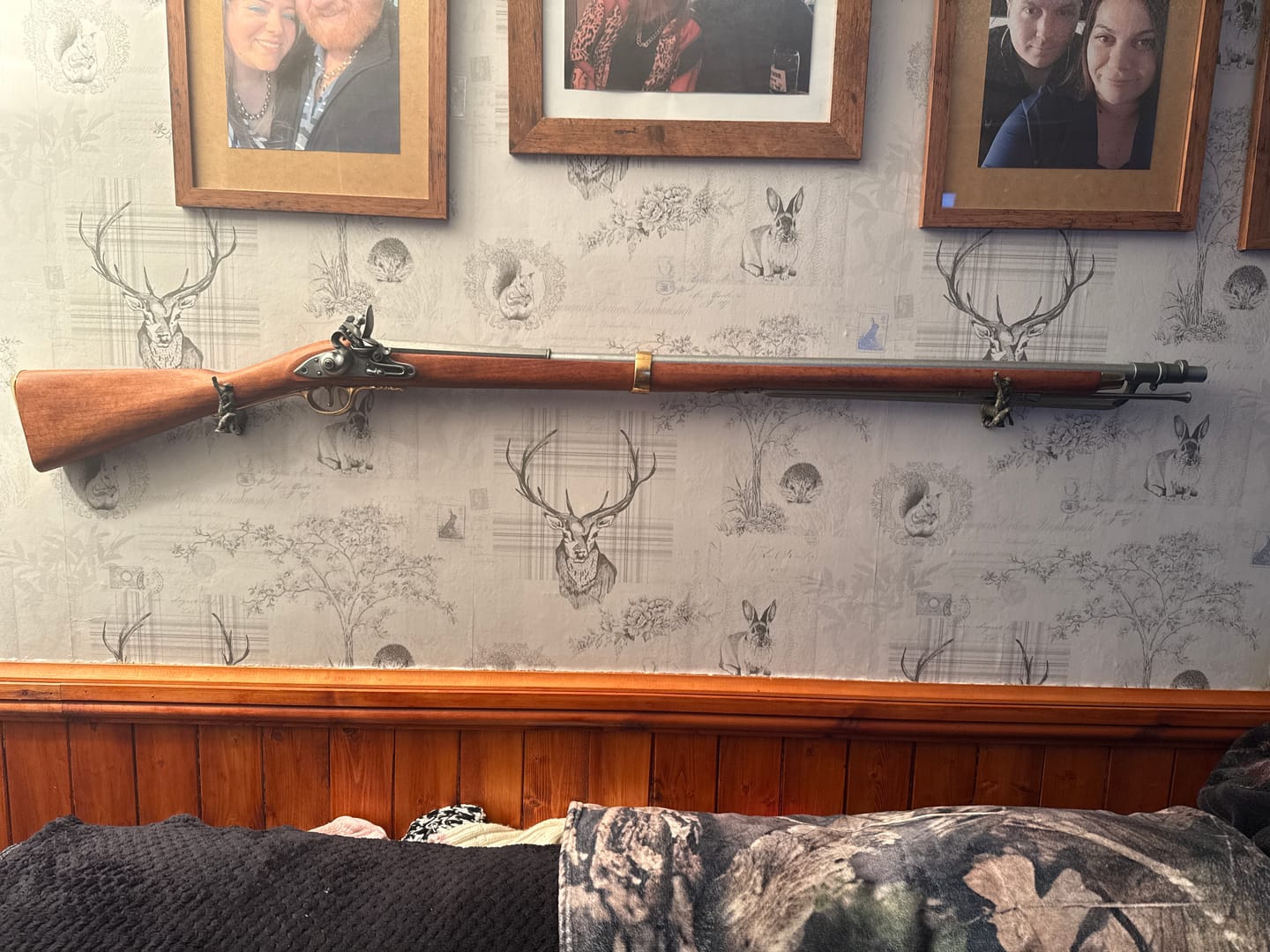 Customer photo review of "Brown Bess" Short Land Pattern Musket British Napoleonic War Rifle - England 1712