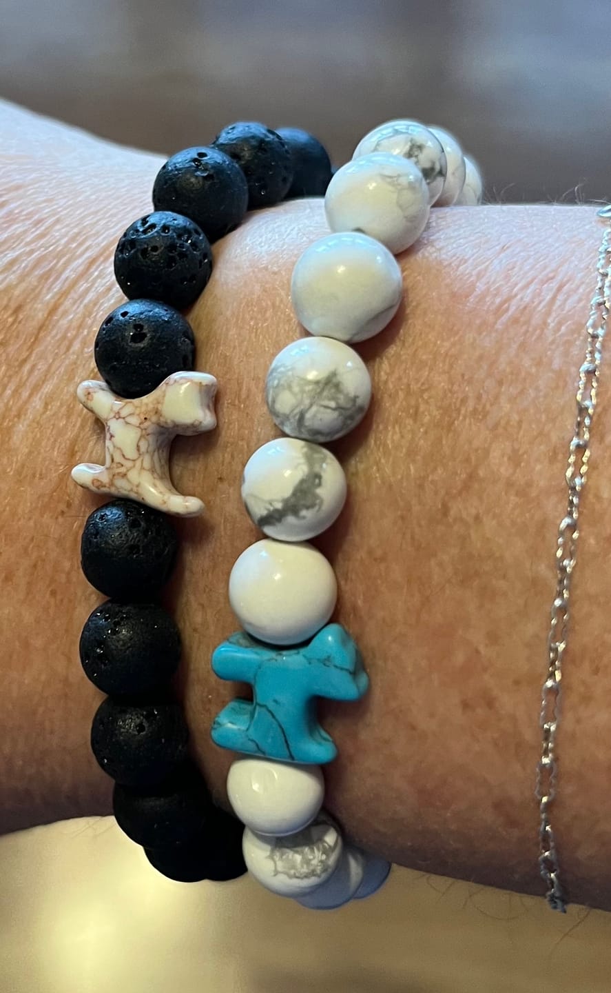 Customer photo review of STRA Cat Black Lava Beaded Bracelet