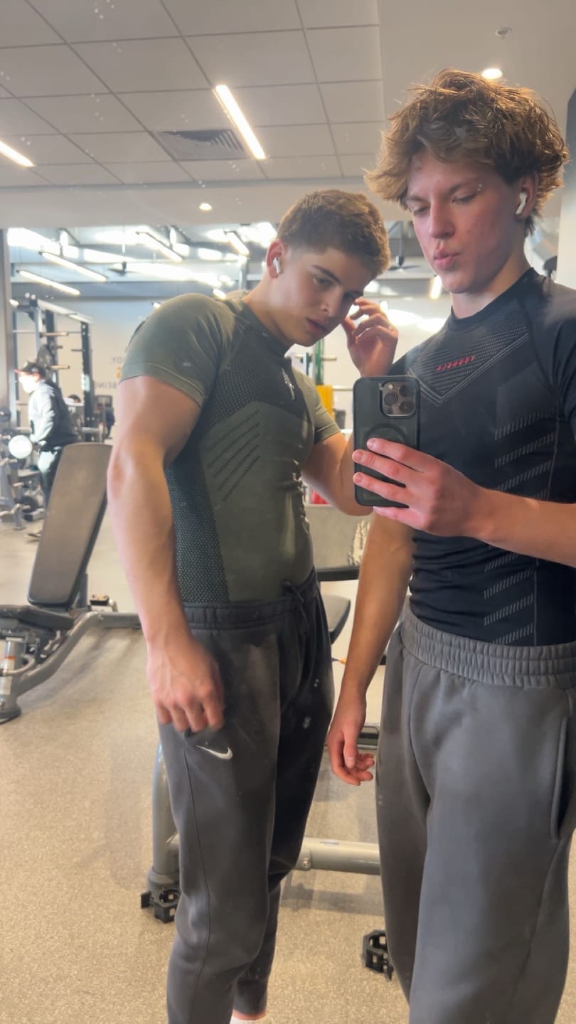Customer photo review of 4286 - Gold's Iron Legacy Compression Tees