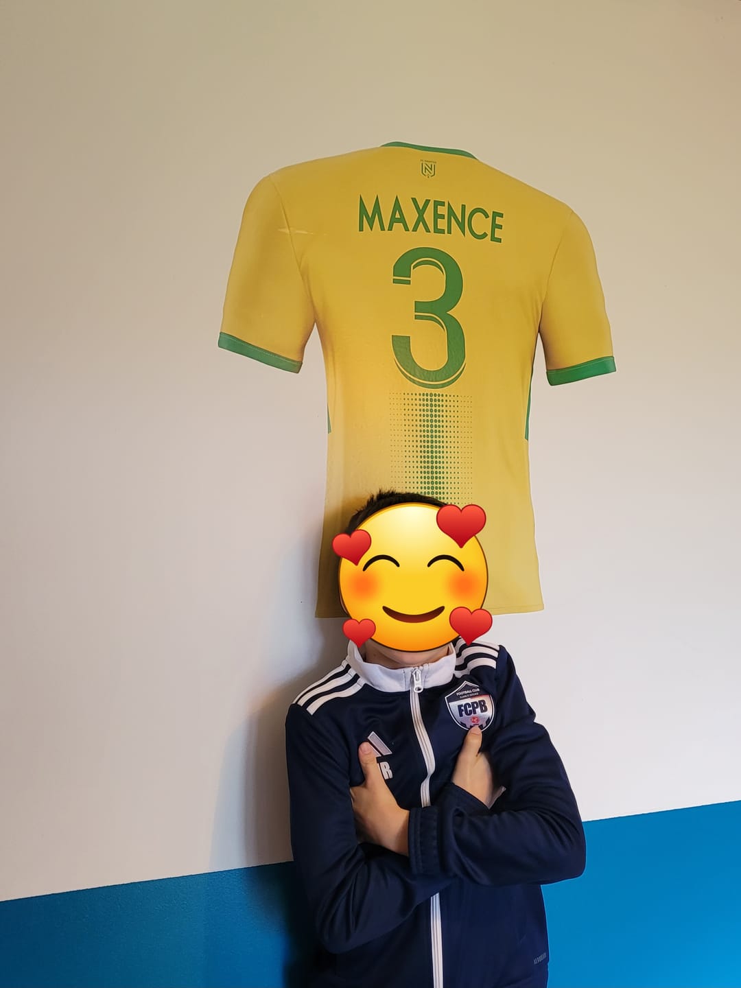 Customer photo review of Autocollant FC Nantes Personnalisé