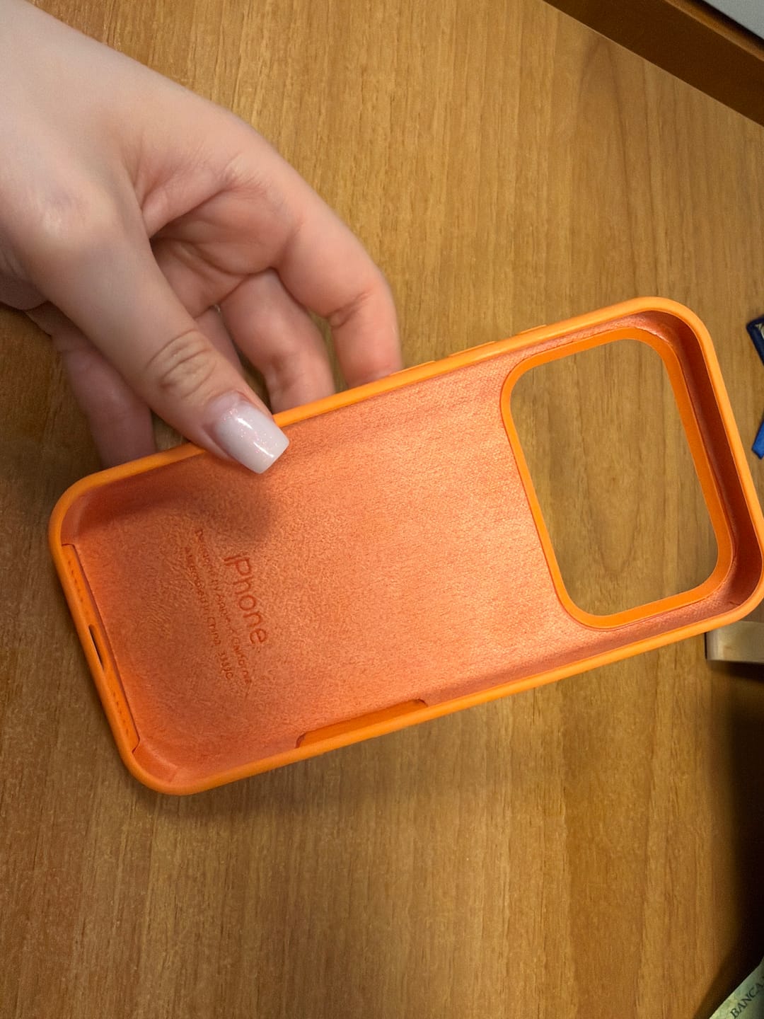 Customer photo review of Husa Silicon pentru iPhone 17 Pro, Orange