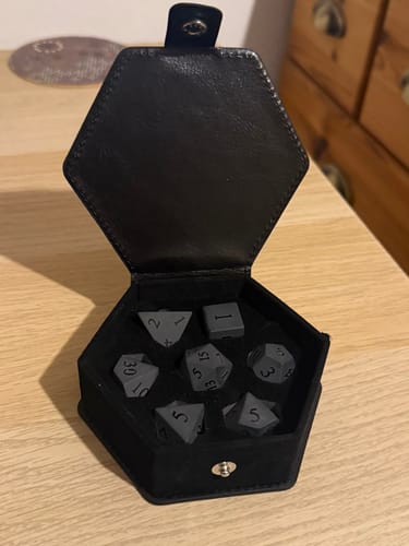 Customer photo review of Obsidian Steinwürfel