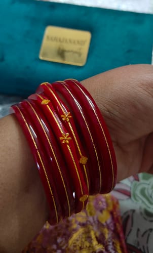 Customer photo review of "Divine Gold Essence - Red Shringar"