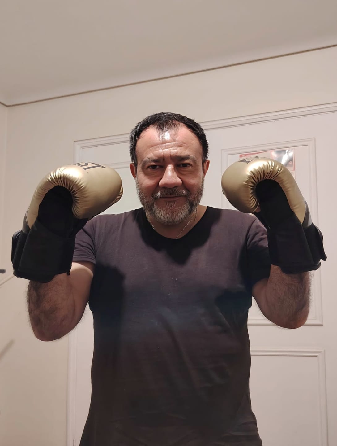 Customer photo review of Guantes De Boxeo Everlast Elite 2 Gold
