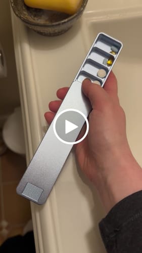 Customer video review of Weekly Case