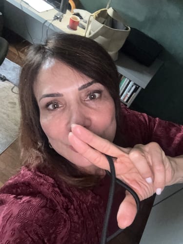 Customer photo review of Cordinha Nora | Preto