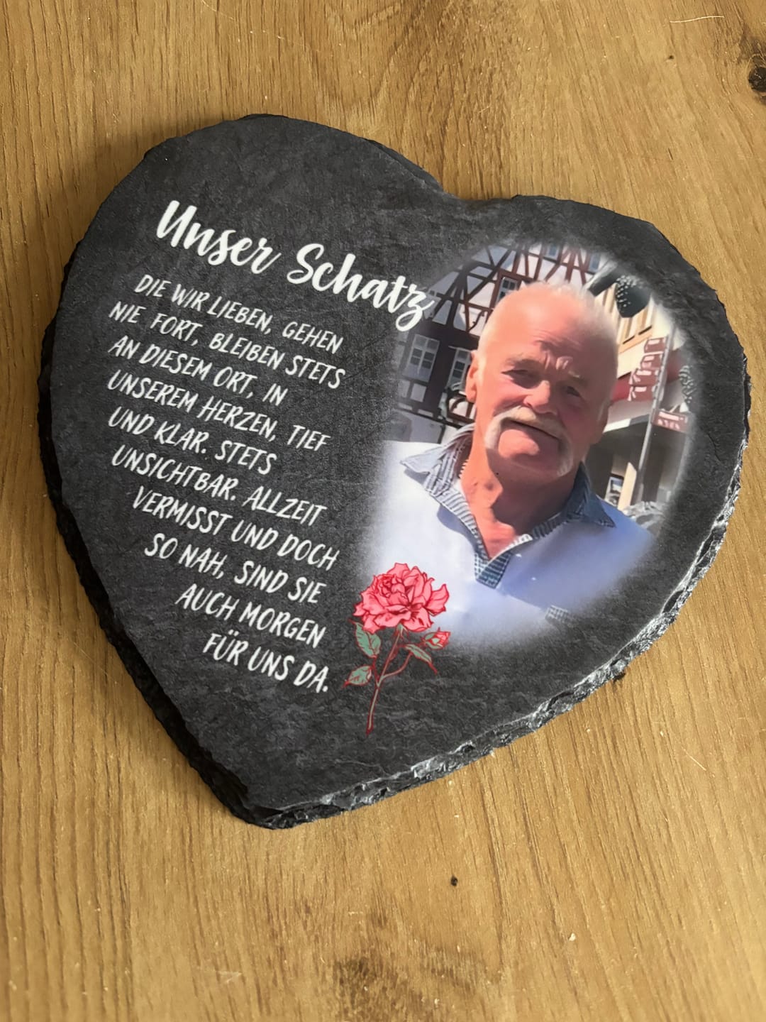 Customer photo review of Für immer an meiner Seite - Personalisiertes Trauer Schieferherz  als Grabschmuck