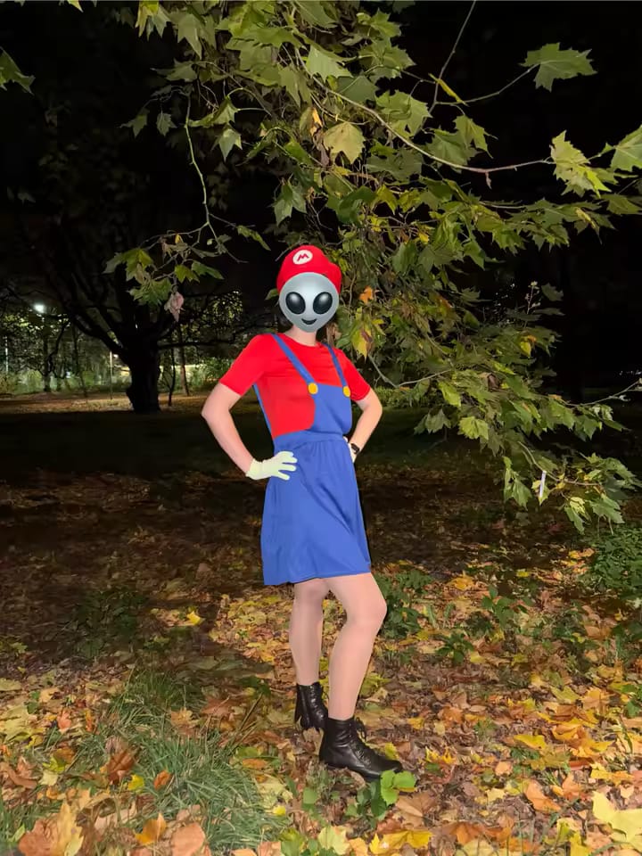 Customer photo review of Mario & Luigi Cosplay Kostüm – Jumpsuit & Kleid Set (Unisex)