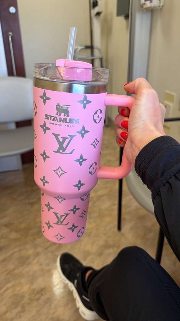 Customer photo review of Designer Holographic In-Car Insulated Cup 40OZ Free shipping by✈️✈️✈️