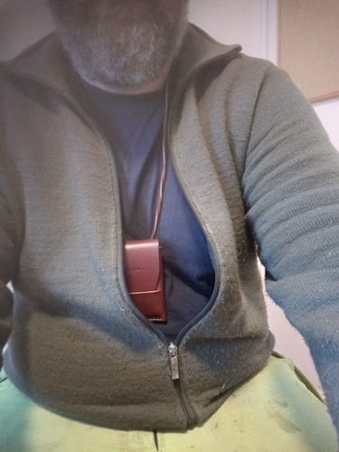 Customer photo review of Slimmad plånbok i äkta läder - Med halsrem