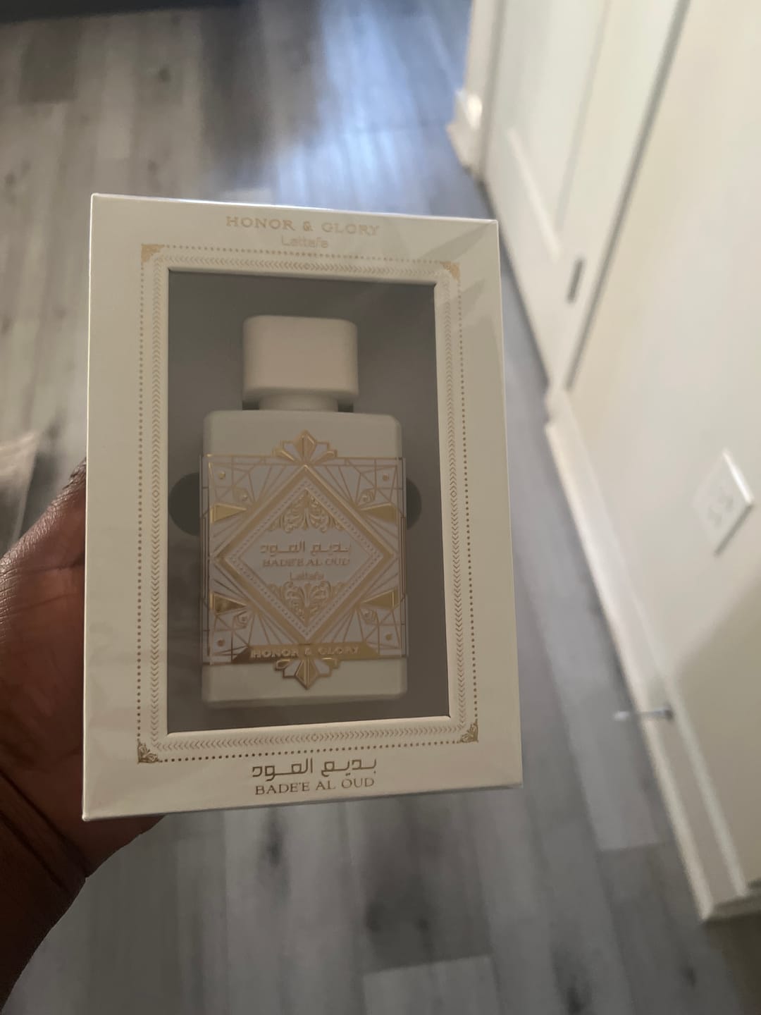 Customer photo review of Lattafa Badee Al Oud Honor and Glory Perfume Spray, 100 mL (3.4 fl oz)