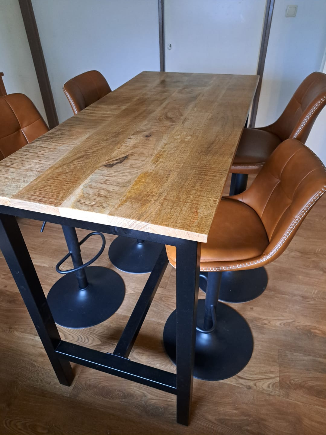 Customer photo review of Bartafel Industrieel Design | Mangohout en Staal | 135x65x105cm