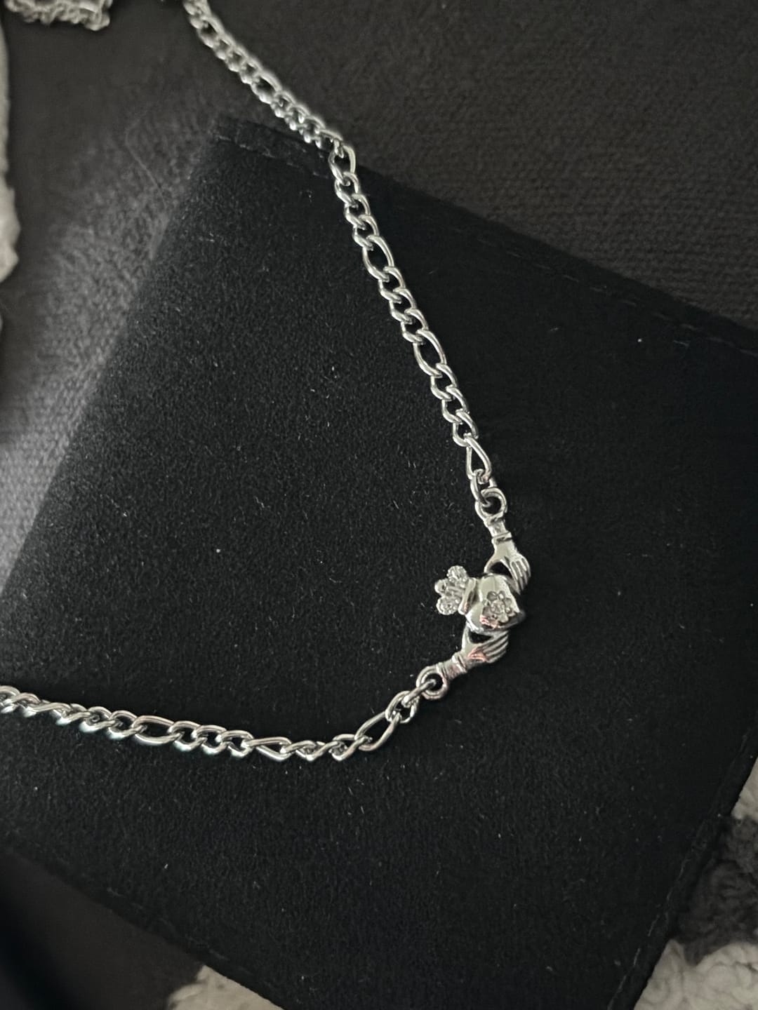 Customer photo review of Claddagh Necklace | Réalta