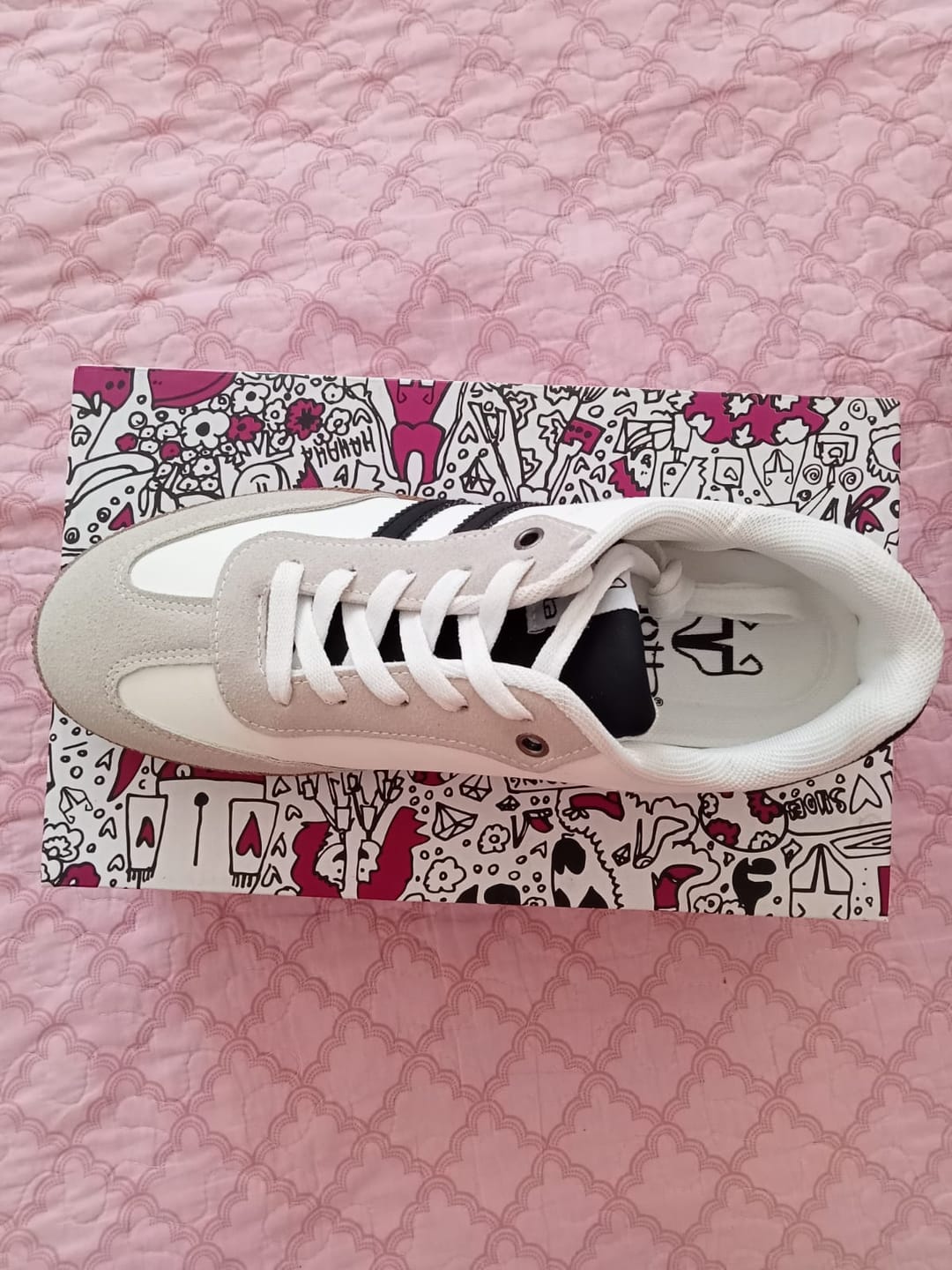 Customer photo review of Zapatilla Blanco Mujer 48061