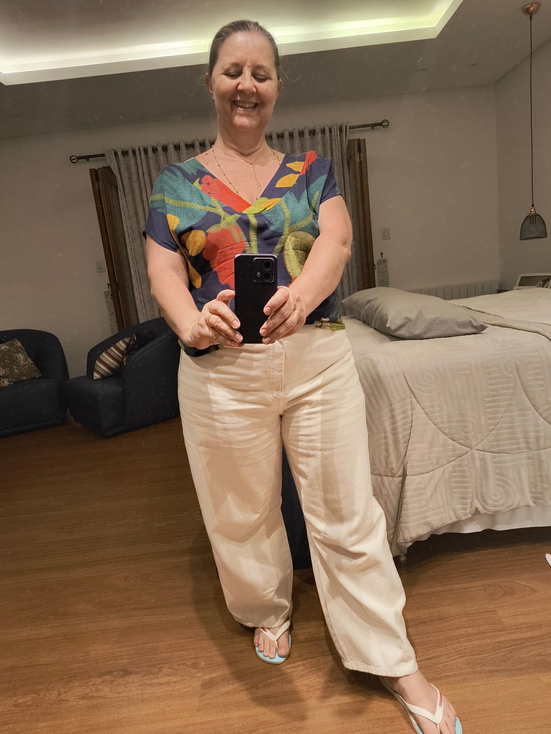 Customer photo review of Calça Jeans Balloon Baobá Bege