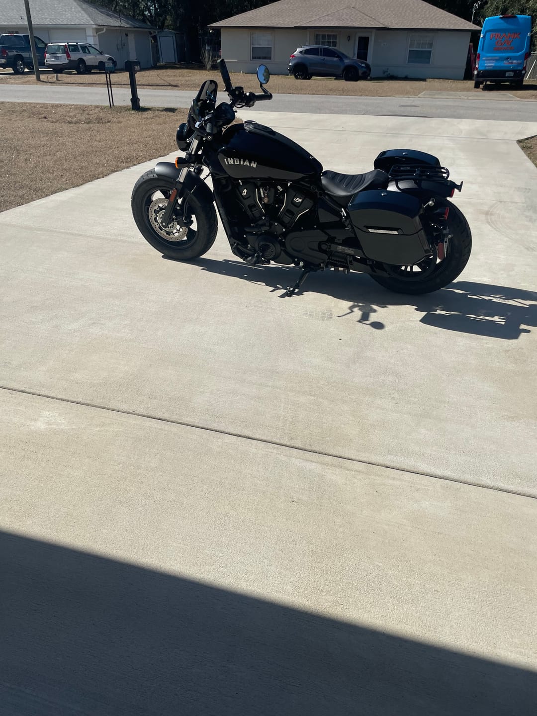 Customer photo review of 24L - Ironclad Quick-Mount Medium Indian Scout Sixty Bobber Painted Hard Saddlebags