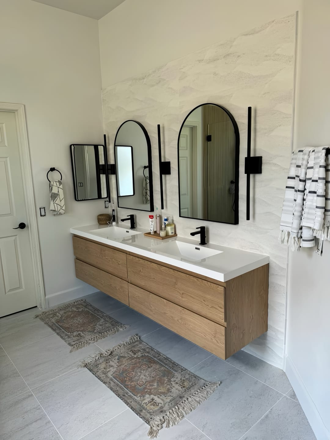Customer photo review of Anderson 72“ Double Sink Floating Bathroom Vanity