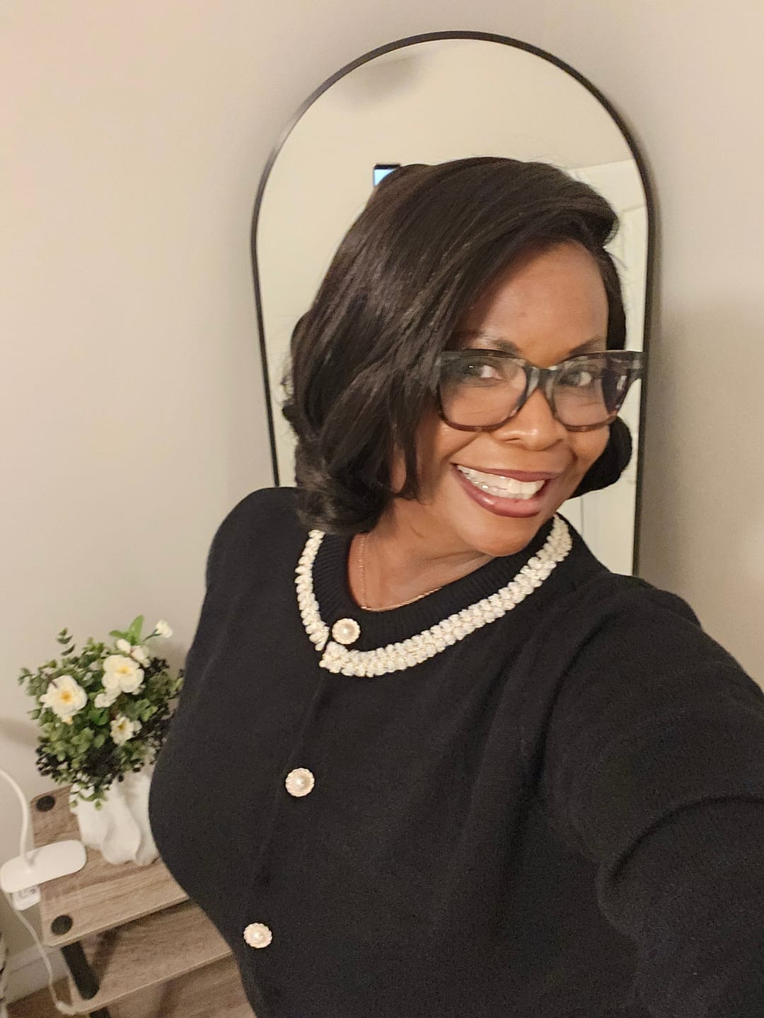 Customer photo review of Outre Sleek Lay Part Synthetic Lace Front Wig - DANIKA