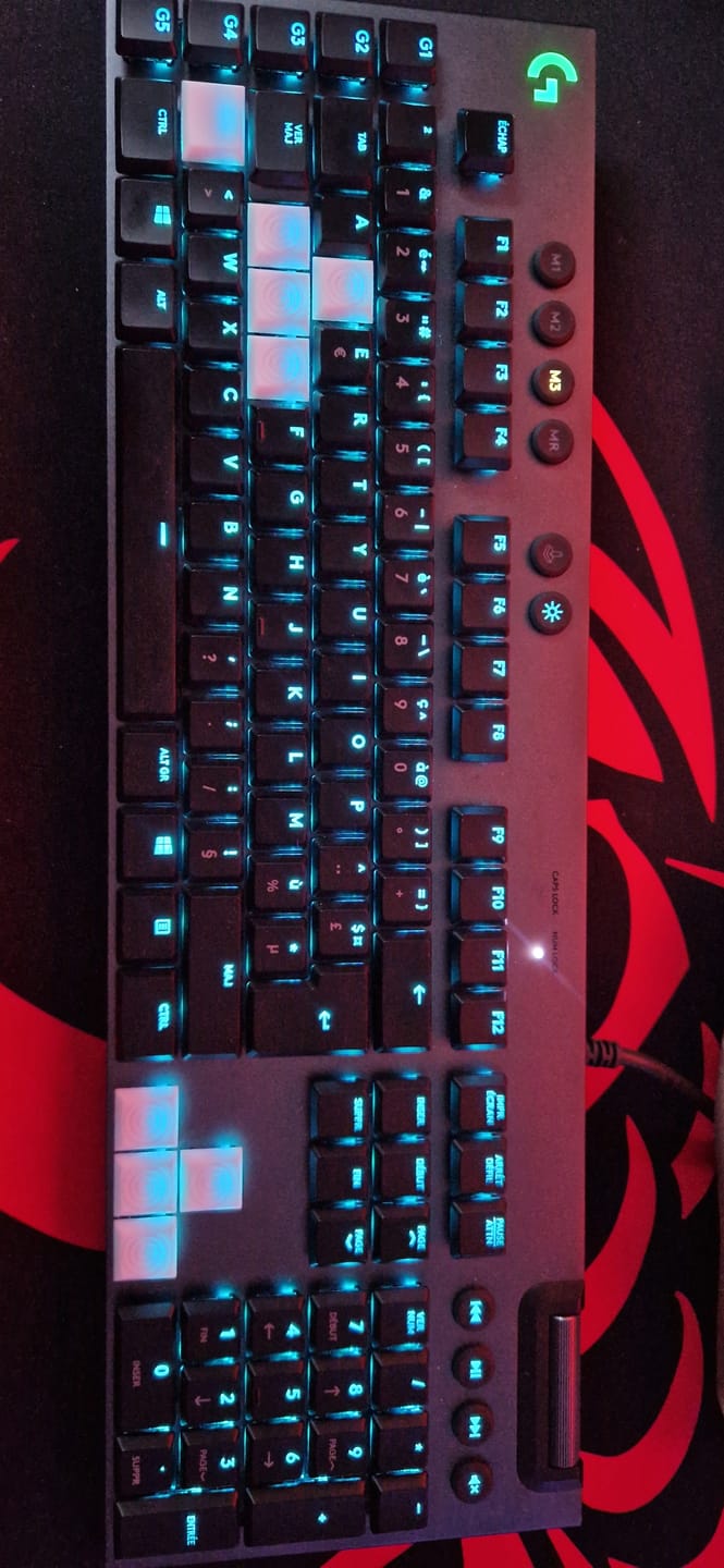 Customer photo review of Logitech G915 Modifier Keycap