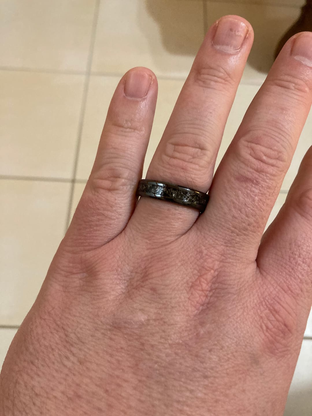 Customer photo review of Bague "Fragment d'Univers" - Céramique Noire