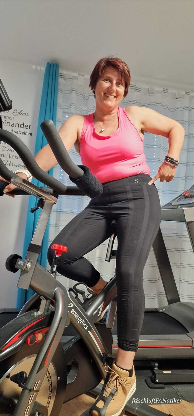 Customer photo review of 1 x Resistance Band Leggings