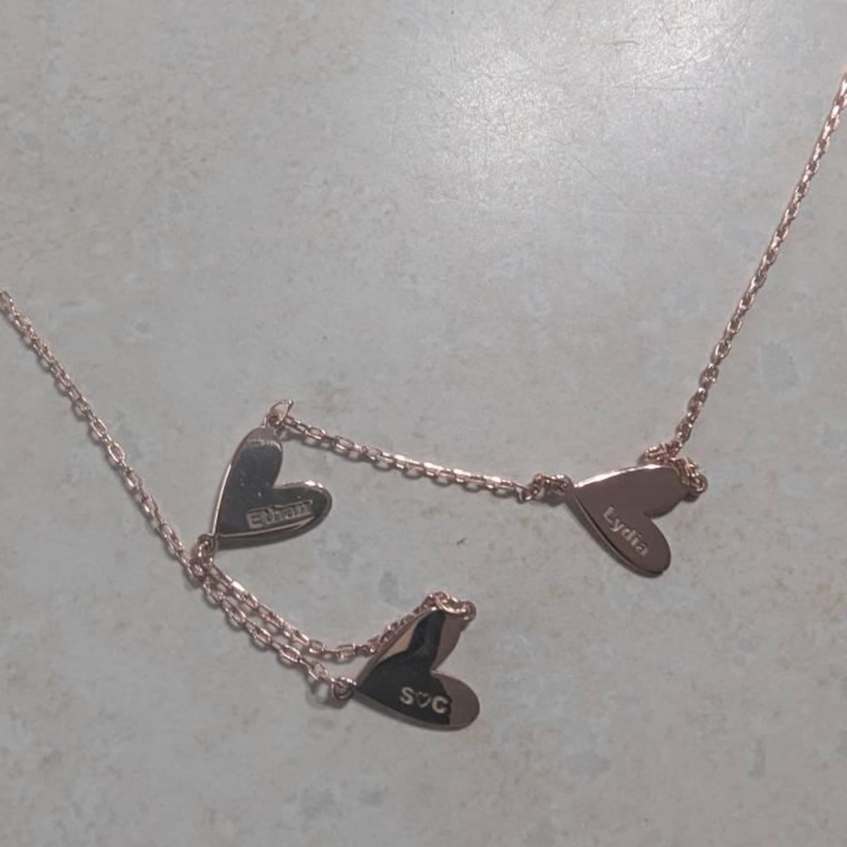 Customer photo review of Collana personalizzata con cuore inciso