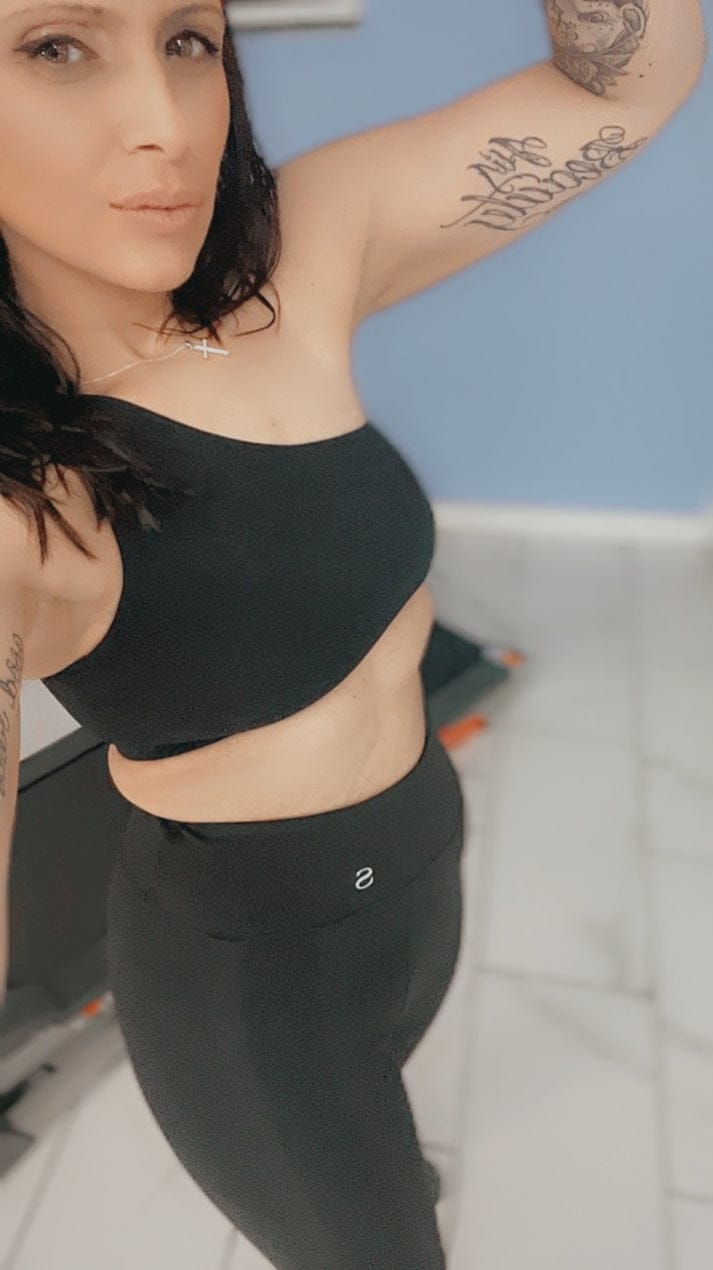 Customer photo review of 1 x Resistance Band Leggings