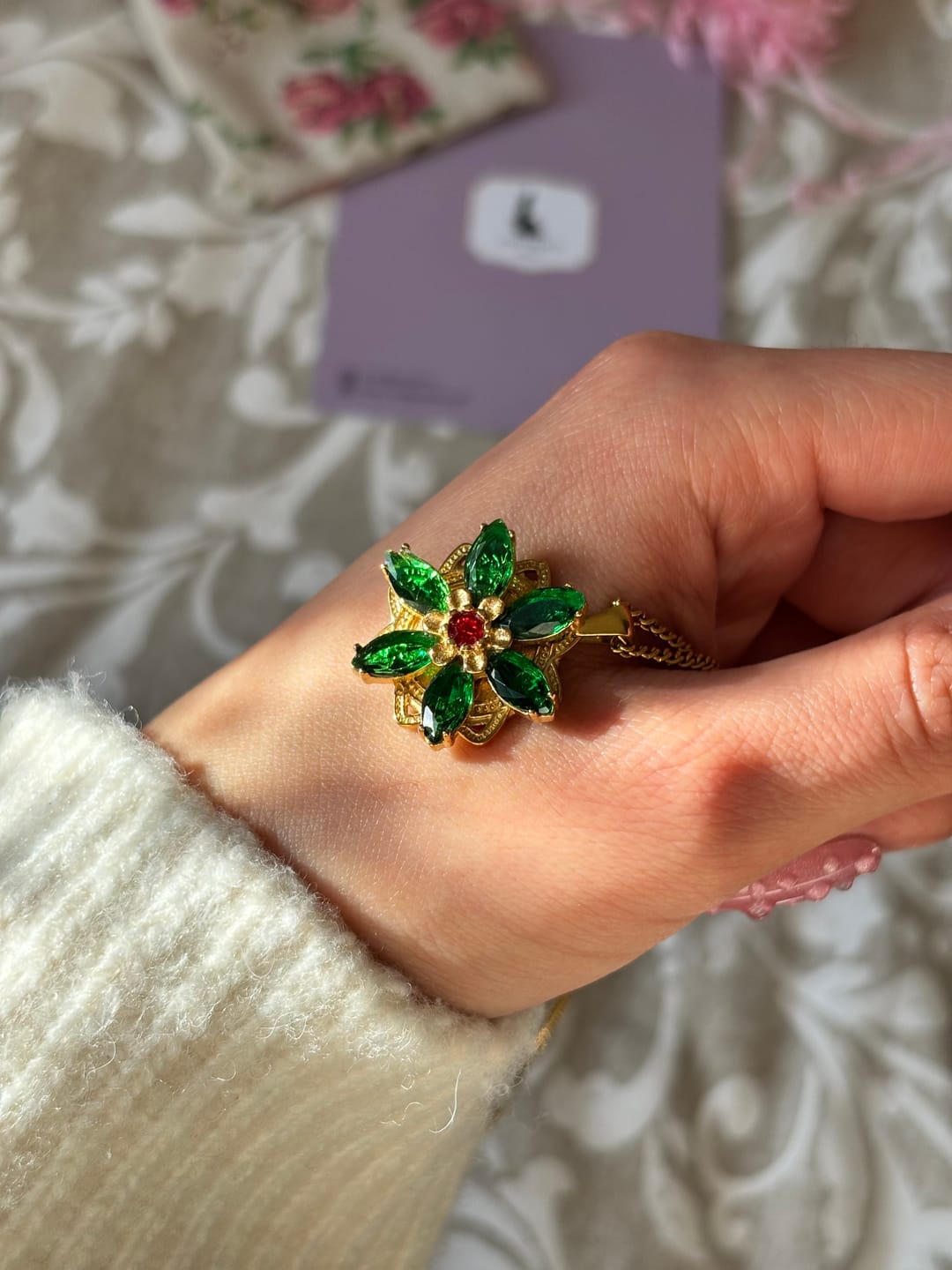 Customer photo review of Collier Anastasia