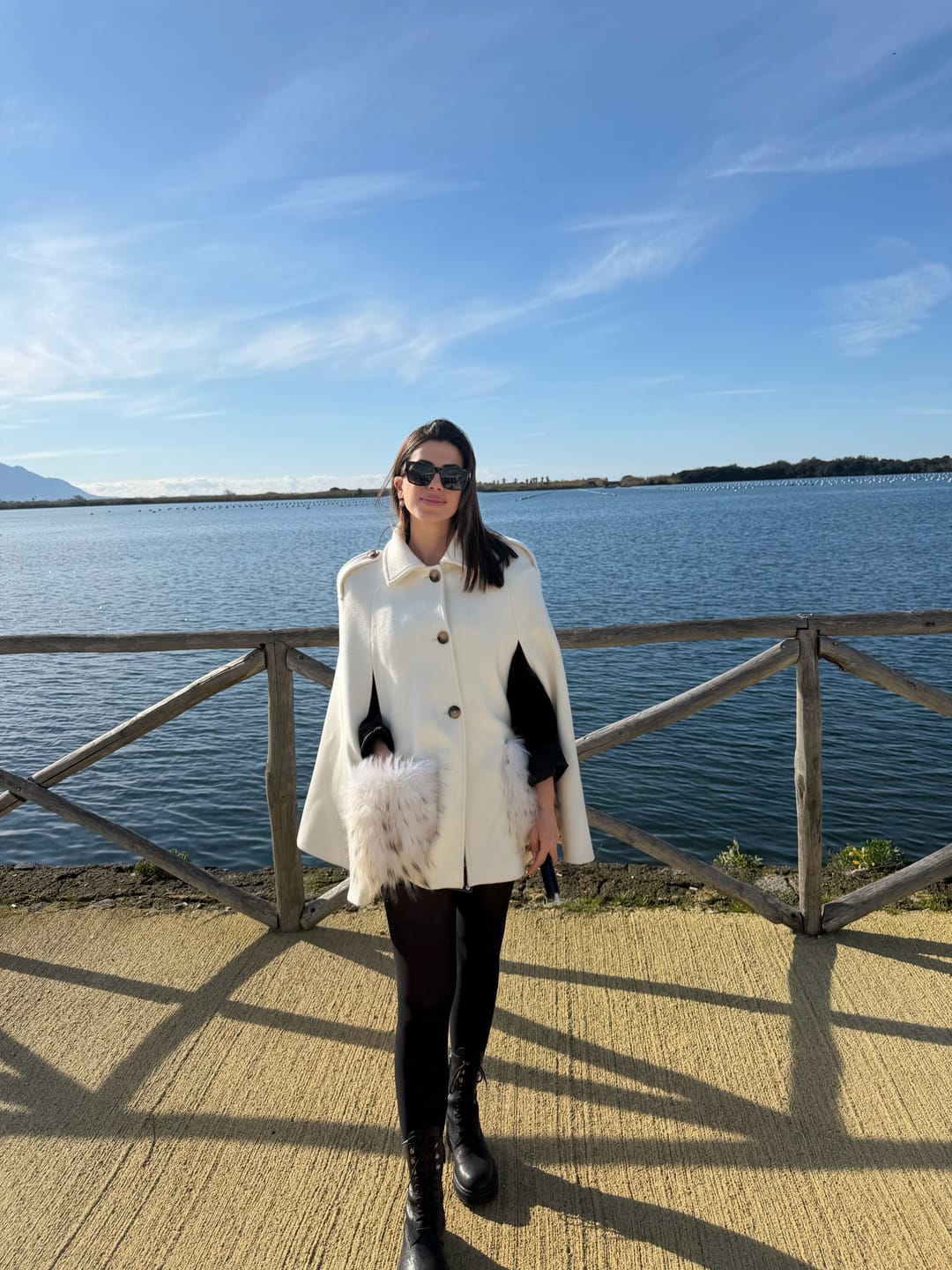 Customer photo review of Giacca Poncho Blair in Misto Cachemire Bianco