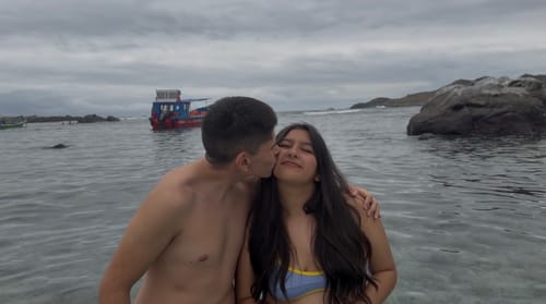 Customer photo review of TOP DE BIKINI SANTORINI CELESTE AMARILLO ESCOTE REDONDO AJUSTABLE