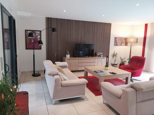 Customer photo review of Panneau Acoustique Bois Noyer 260 x 60 cm Feutrine Noir Décoration Mural