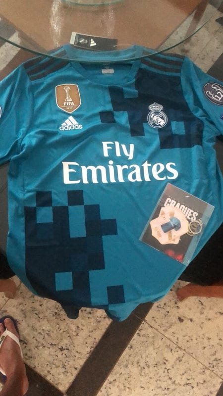 Customer photo review of Camisa Real Madrid III 2017/18