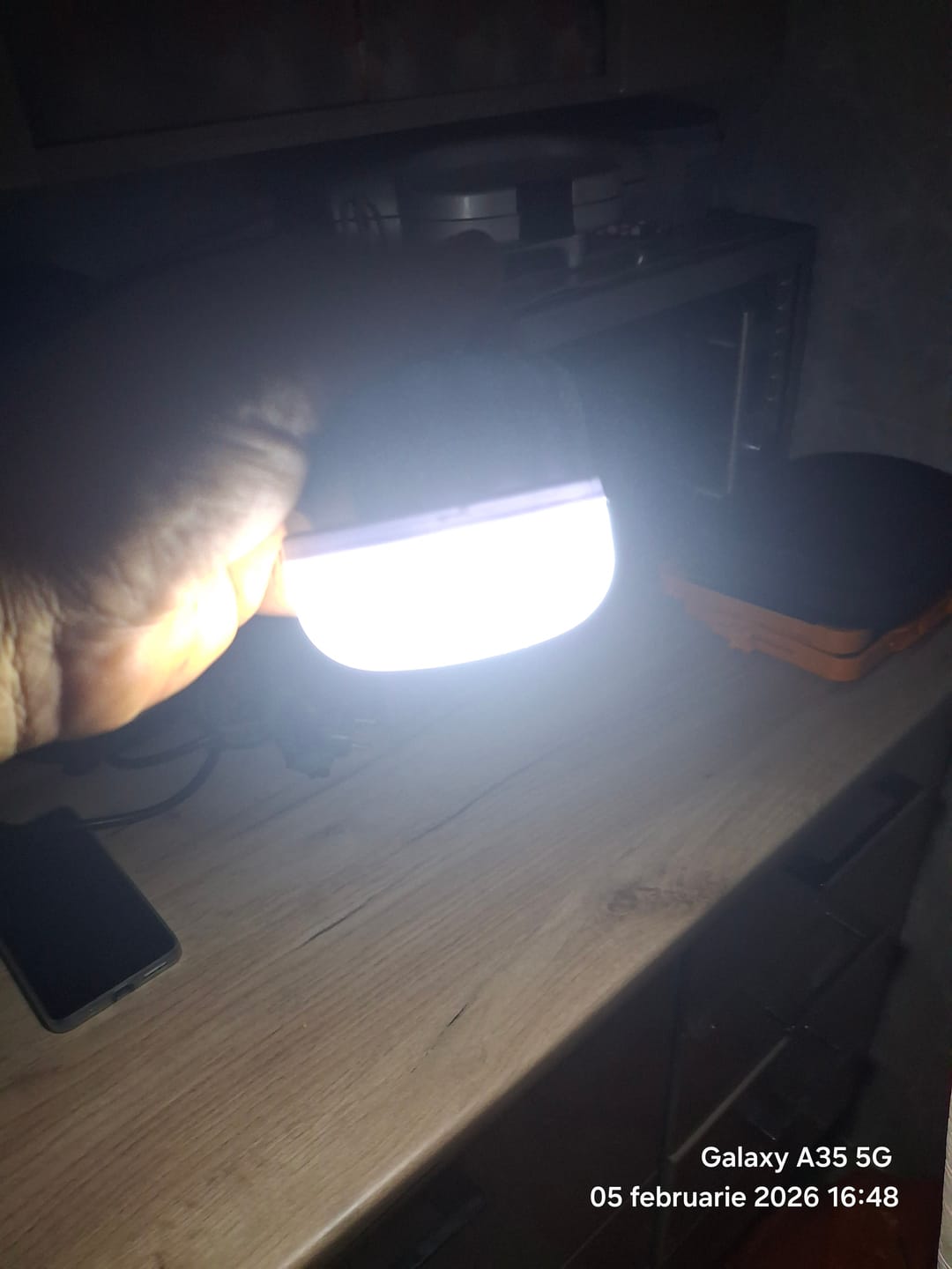 Customer photo review of Bec led cu acumulator: 100w, 60w, 40w
