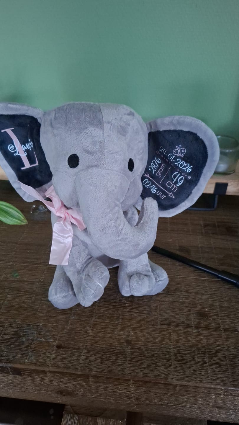 Customer photo review of Knuffelolifant - Baby-Knuffel
