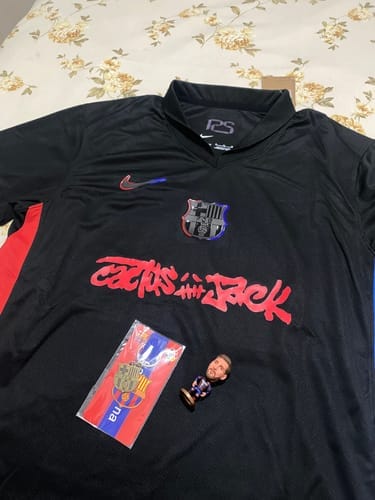 Customer photo review of Camisa Barcelona II Travis Scott 2024/25