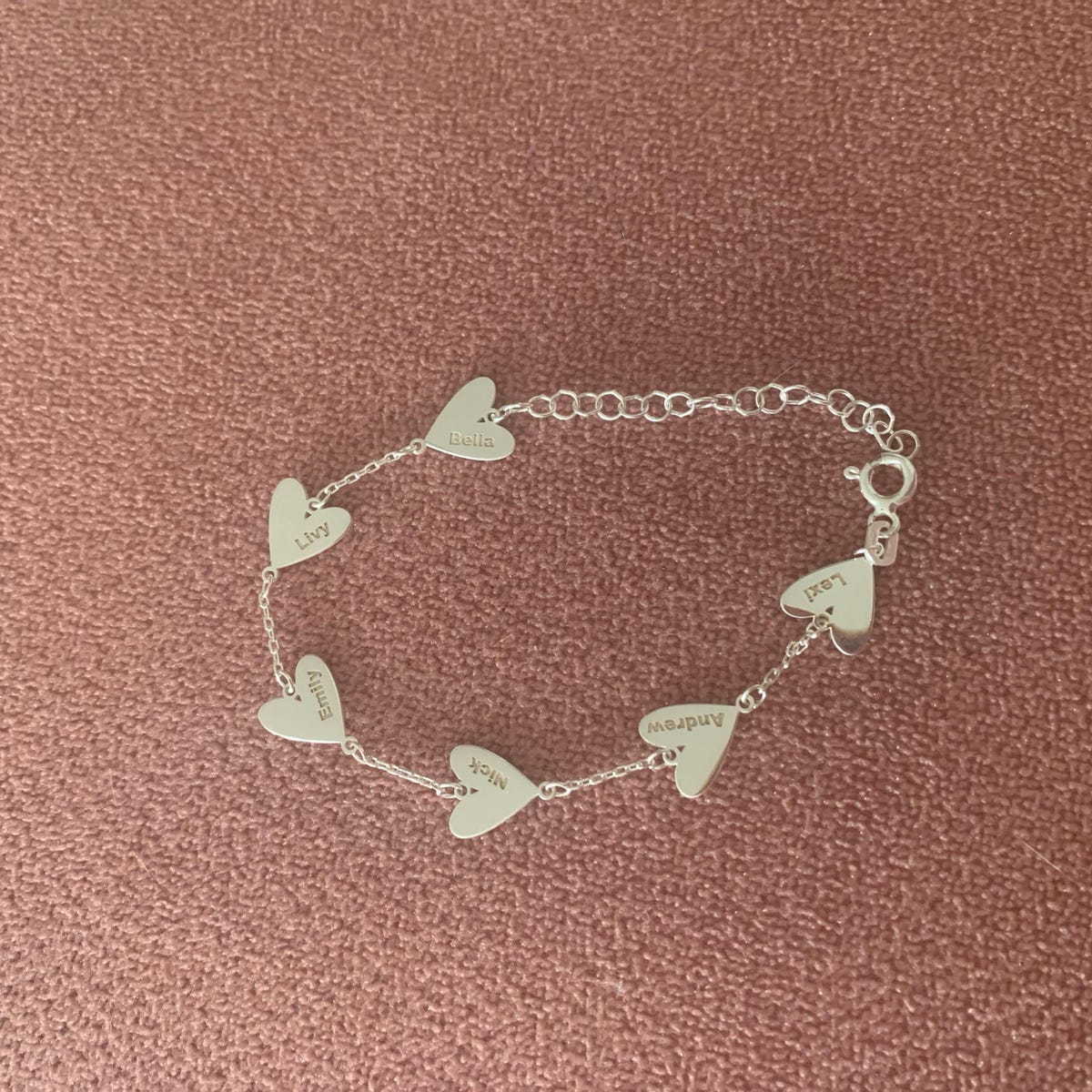 Customer photo review of Bracciale personalizzato con cuore inciso