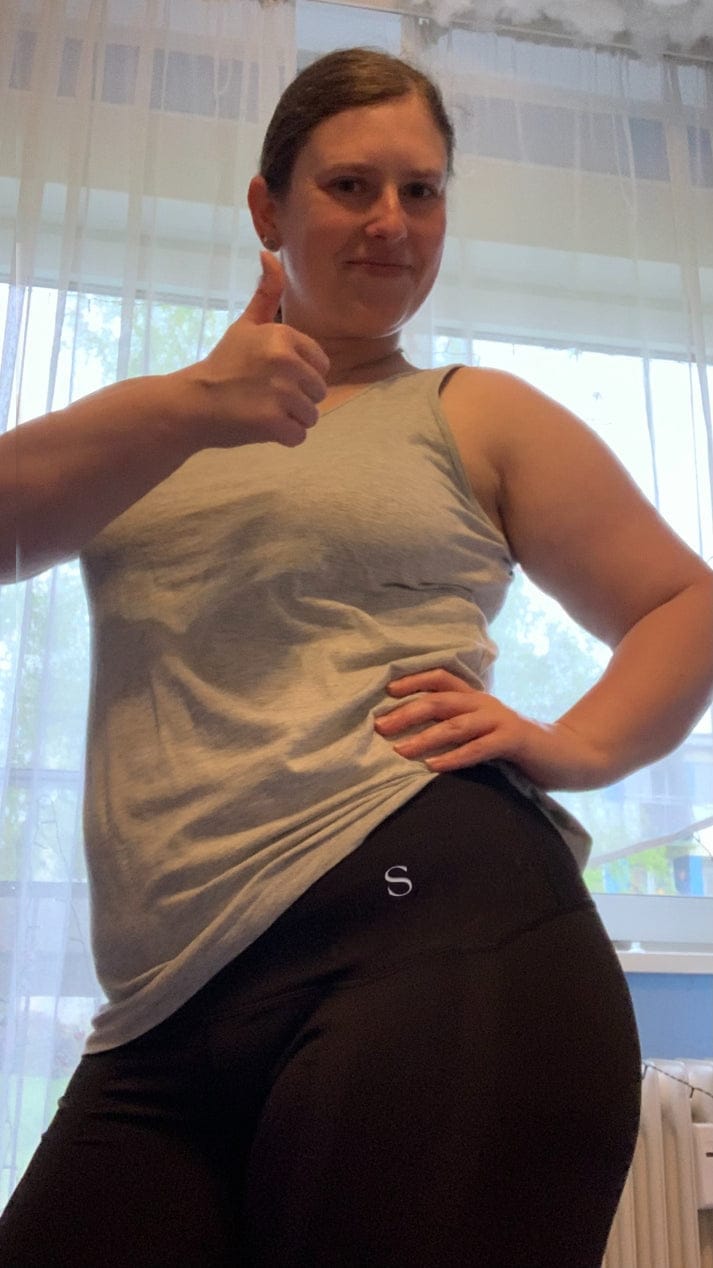 Customer photo review of 1 x Resistance Band Leggings