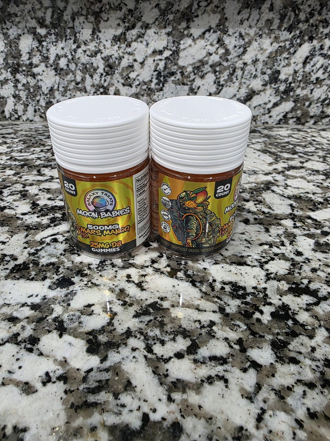 Customer photo review of Mars Mango D8 Gummies