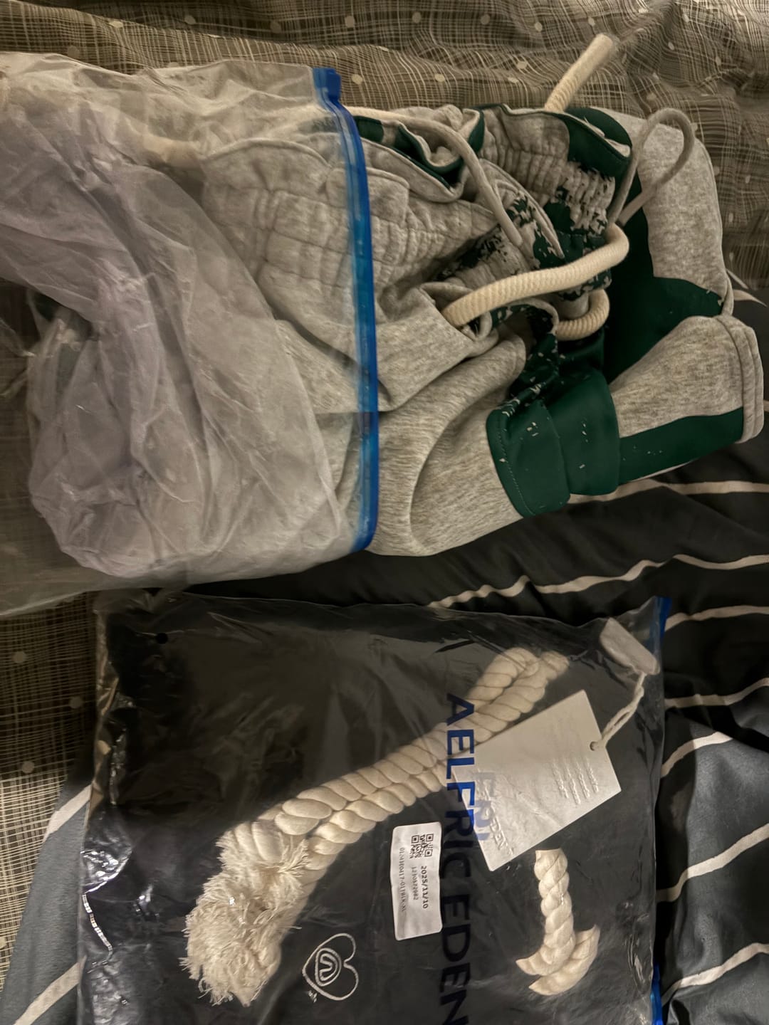 Customer photo review of Aelfric Eden Super Baggy Barrel Sweatpants