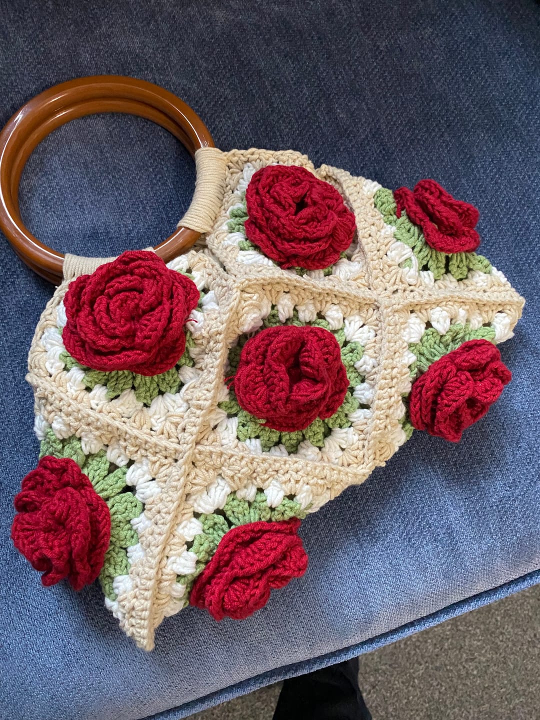 Customer photo review of 1980 Rose Handbag Crochet DIY KIT